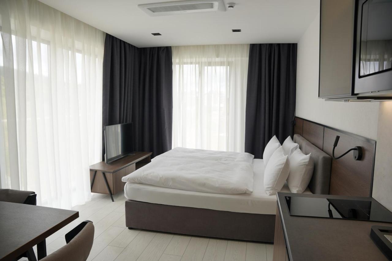 Buka Apart-Hotel & Spa บูโคเวล ภายนอก รูปภาพ