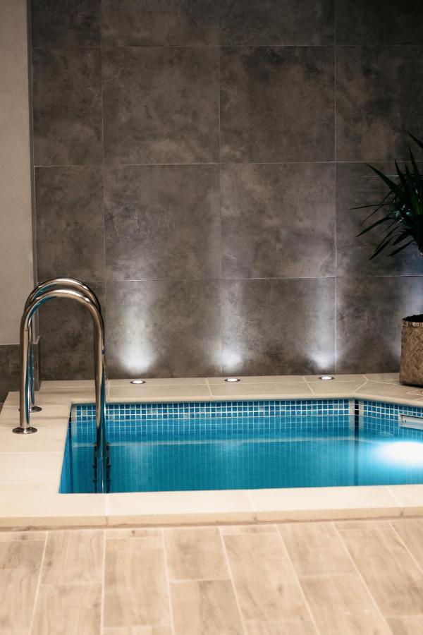 Buka Apart-Hotel & Spa บูโคเวล ภายนอก รูปภาพ